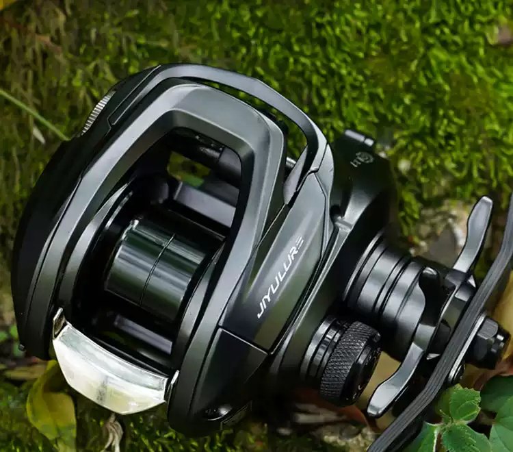 J-20 Baitcasting Reel detail view 3